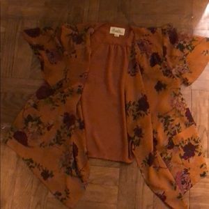 Short Sleeve Floral open front blouse / Blazer